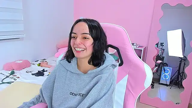 LittleAlexandra online show from 02.01.26