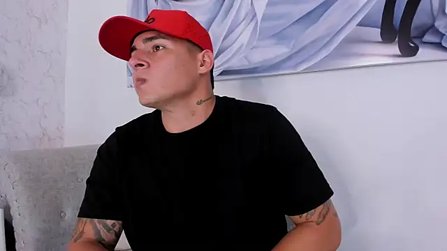 Snapshot of MassimoCo_ chatting on 02.17.26 MassimoCo online show from 02.17.26