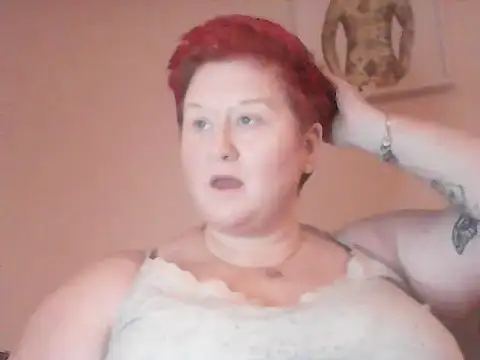 Snapshot of BustyRedxx chatting on 02.11.26 BustyRedxx online show from 02.11.26