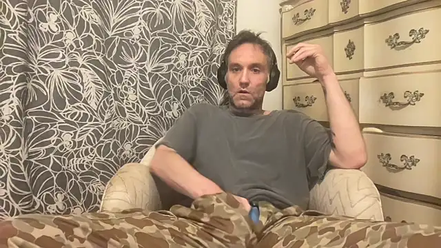 Snapshot of wolverinedream chatting on 04.18.26 wolverinedream online show from 04.18.26