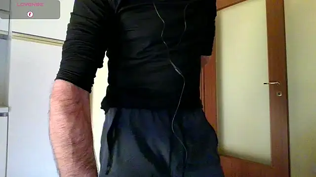 Snapshot of Ele7b5 chatting on 05.04.26 Ele7b5 online show from 05.04.26