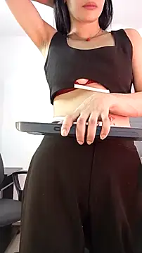 Snapshot of saray_reesee chatting on 02.21.26 saray reesee online show from 02.21.26