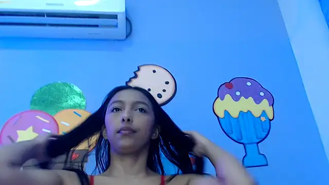 skinnysexzara18 online show from 02.14.26