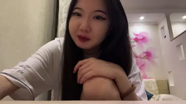 Snapshot of EriVibe chatting on 01.13.26 EriVibe online show from 01.13.26