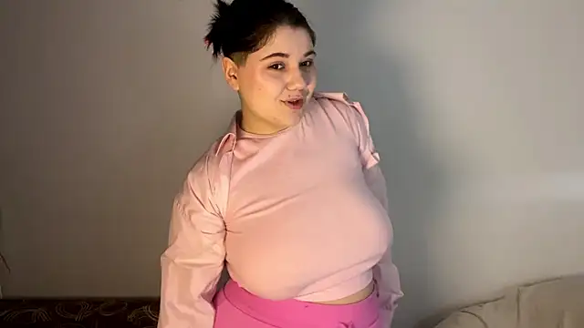 Snapshot of LunaBlakes chatting on 03.02.26 LunaBlakes online show from 03.02.26