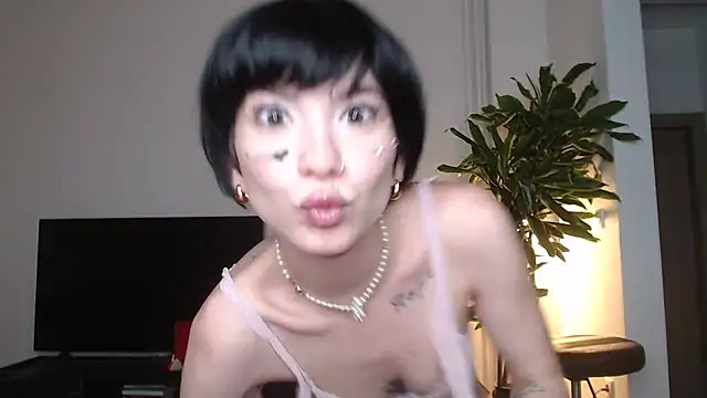 Snapshot of Marley_Queen chatting on 07.13.26 Marley Queen online show from 07.13.26