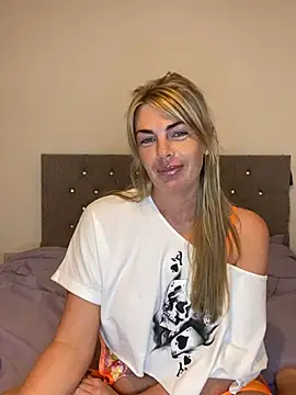 Snapshot of Scarlett_the_girlnextdoor chatting on 05.11.26 Scarlett the girlnextdoor online show from 05.11.26