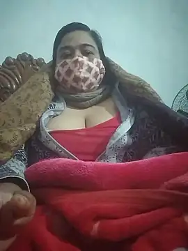 Snapshot of momo_loves chatting on 01.16.26 momo loves online show from 01.16.26