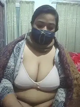 Snapshot of momo_loves chatting on 02.01.26 momo loves online show from 02.01.26