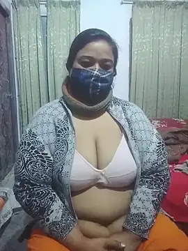 Snapshot of momo_loves chatting on 02.02.26 momo loves online show from 02.02.26