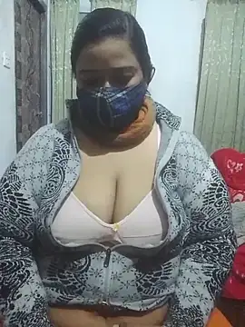 Snapshot of momo_loves chatting on 02.03.26 momo loves online show from 02.03.26