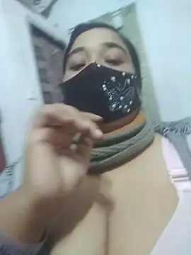 Snapshot of momo_loves chatting on 02.06.26 momo loves online show from 02.06.26