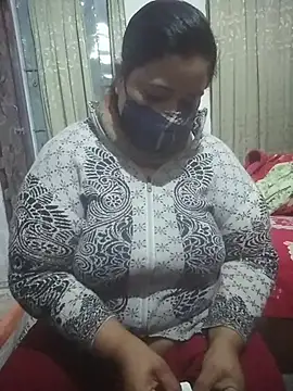 Snapshot of momo_loves chatting on 02.12.26 momo loves online show from 02.12.26