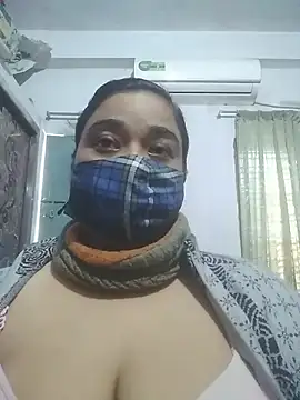 Snapshot of momo_loves chatting on 02.13.26 momo loves online show from 02.13.26