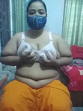 Snapshot of momo_loves chatting on 03.01.26 momo loves online show from 03.01.26