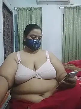 Snapshot of momo_loves chatting on 03.01.26 momo loves online show from 03.01.26