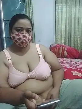 Snapshot of momo_loves chatting on 03.17.26 momo loves online show from 03.17.26