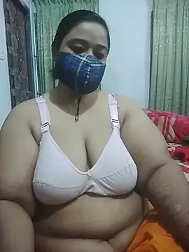 Snapshot of momo_loves chatting on 03.24.26 momo loves online show from 03.24.26