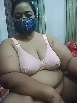 Snapshot of momo_loves chatting on 03.30.26 momo loves online show from 03.30.26