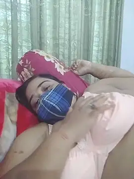 Snapshot of momo_loves chatting on 04.01.26 momo loves online show from 04.01.26