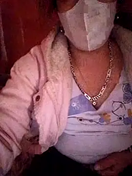 Snapshot of zinza-00 chatting on 01.11.26 zinza-00 online show from 01.11.26