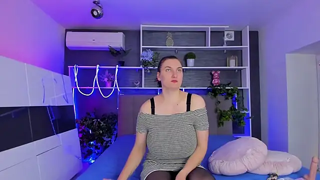 StephieRousee online show from 04.01.26