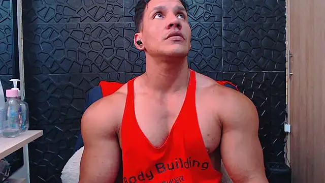 Snapshot of viktor_herrera chatting on 01.10.26 viktor herrera online show from 01.10.26