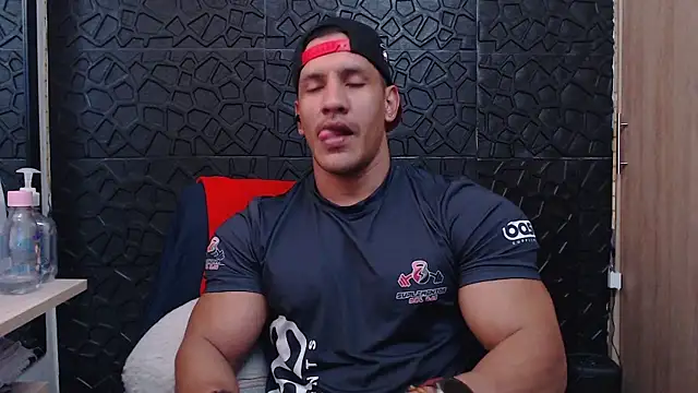 Snapshot of viktor_herrera chatting on 01.11.26 viktor herrera online show from 01.11.26