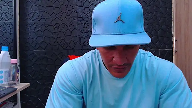 Snapshot of viktor_herrera chatting on 01.12.26 viktor herrera online show from 01.12.26