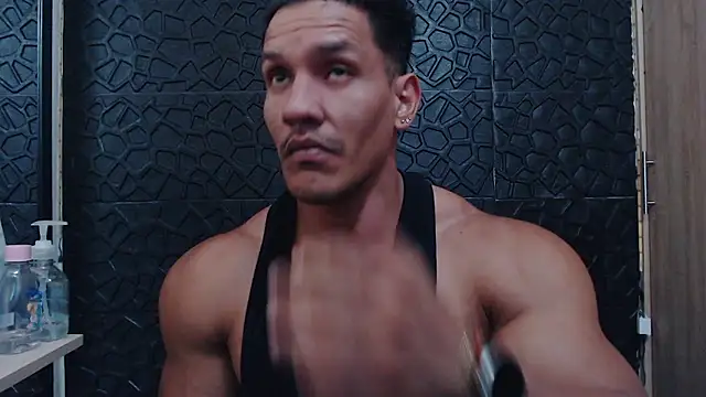 Snapshot of viktor_herrera chatting on 01.13.26 viktor herrera online show from 01.13.26