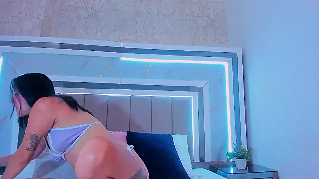 IsaBlue online show from 02.11.26