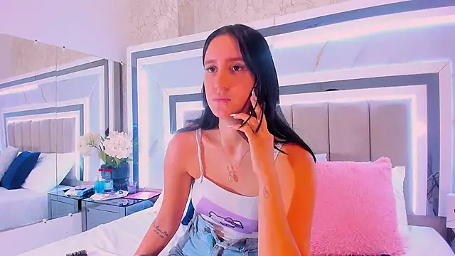 IsaBlue online show from 02.14.26