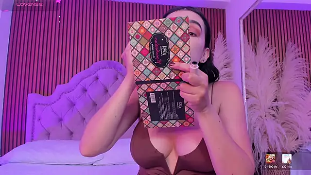 Violett hott  online show from 02.13.26