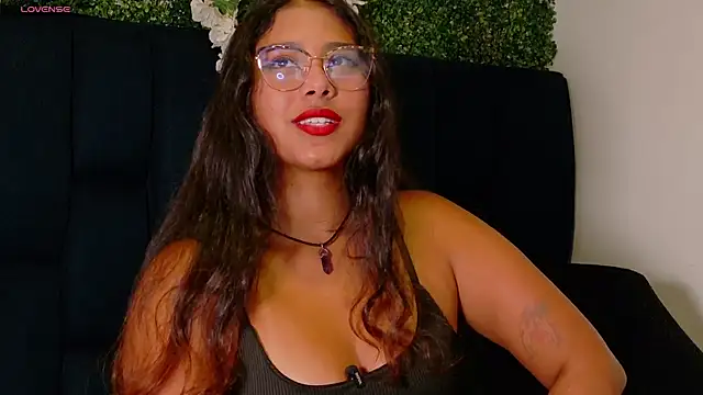 Snapshot of AnnaSmiles chatting on 05.29.26 AnnaSmiles online show from 05.29.26