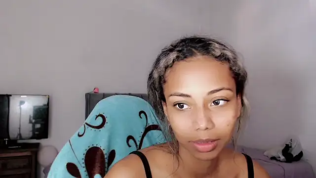 Snapshot of linda_brown_ chatting on 05.07.26 linda brown online show from 05.07.26