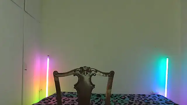 HoneyValentine online show from 03.06.26