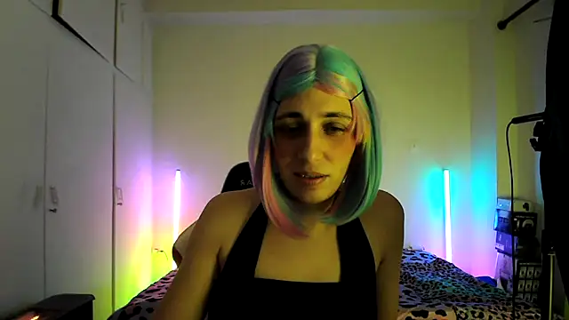 HoneyValentine online show from 03.30.26