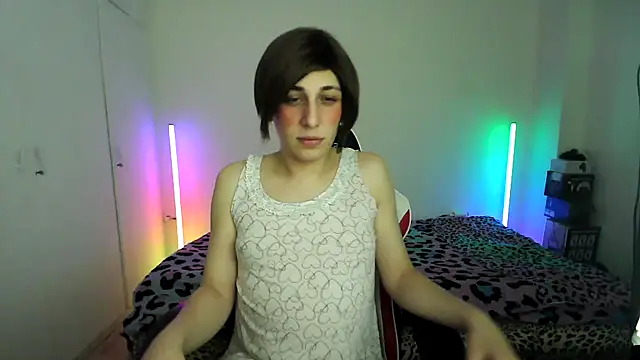 HoneyValentine online show from 04.10.26