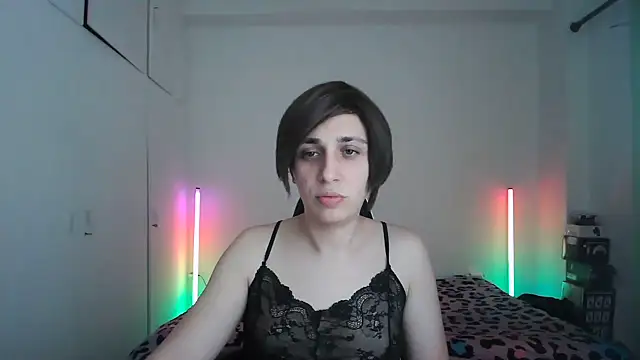 HoneyValentine online show from 05.24.26