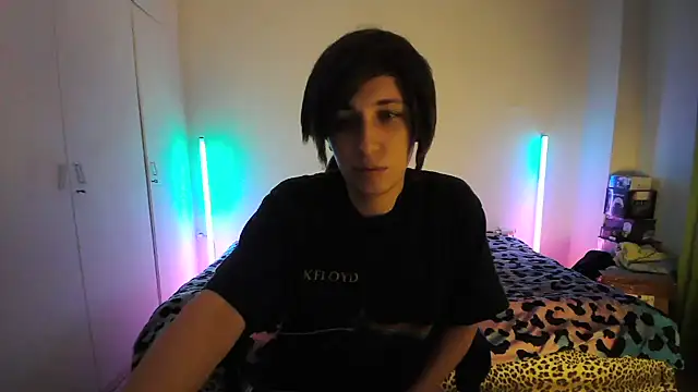 HoneyValentine online show from 05.31.26