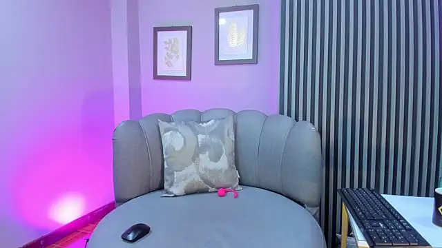 Thecrazyadams  online show from 04.12.26