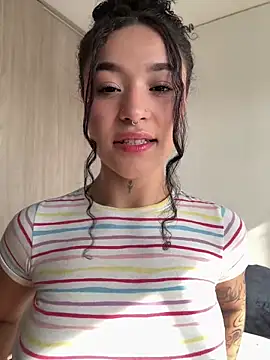 crystal dlun online show from 04.21.26