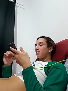 Snapshot of ofjuliaa chatting on 04.19.26 ofjuliaa online show from 04.19.26