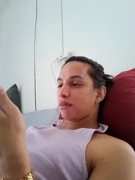 Snapshot of ofjuliaa chatting on 05.15.26 ofjuliaa online show from 05.15.26