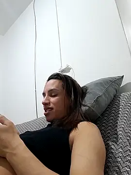 Snapshot of ofjuliaa chatting on 05.28.26 ofjuliaa online show from 05.28.26
