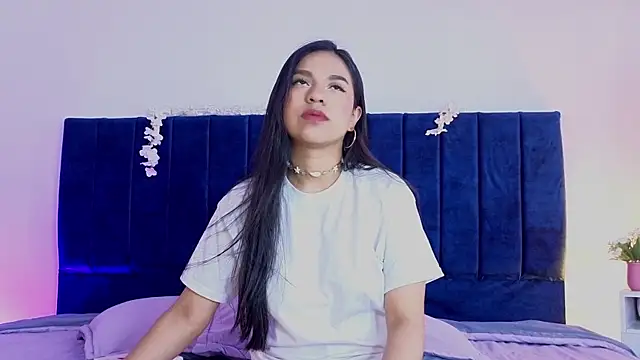 DulceRouss  online show from 04.13.26