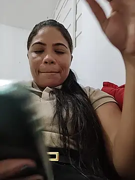 Snapshot of Indiafogosa23 chatting on 05.14.26 Indiafogosa23 online show from 05.14.26
