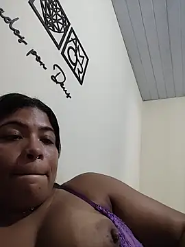 Snapshot of Indiafogosa23 chatting on 05.25.26 Indiafogosa23 online show from 05.25.26