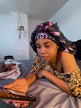 Snapshot of oshun6360 chatting on 04.15.26 oshun6360 online show from 04.15.26