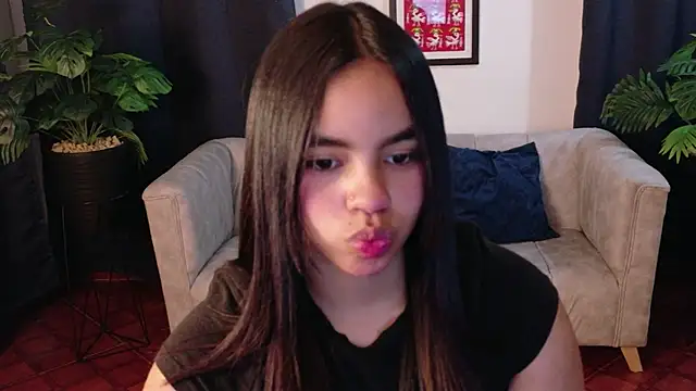 Snapshot of SofiaMante_ chatting on 02.04.26 SofiaMante online show from 02.04.26